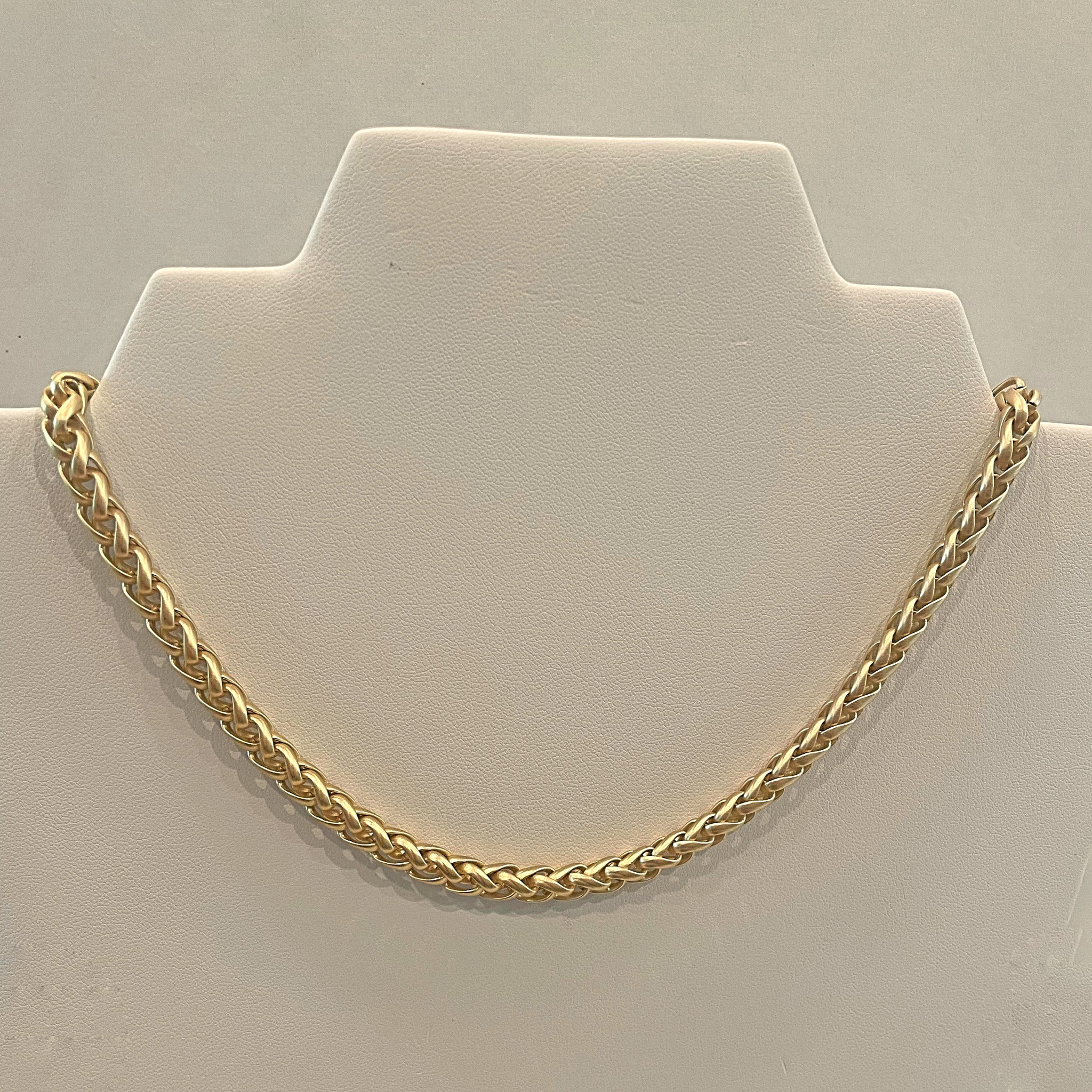 “Luxe” Necklace (single layer)