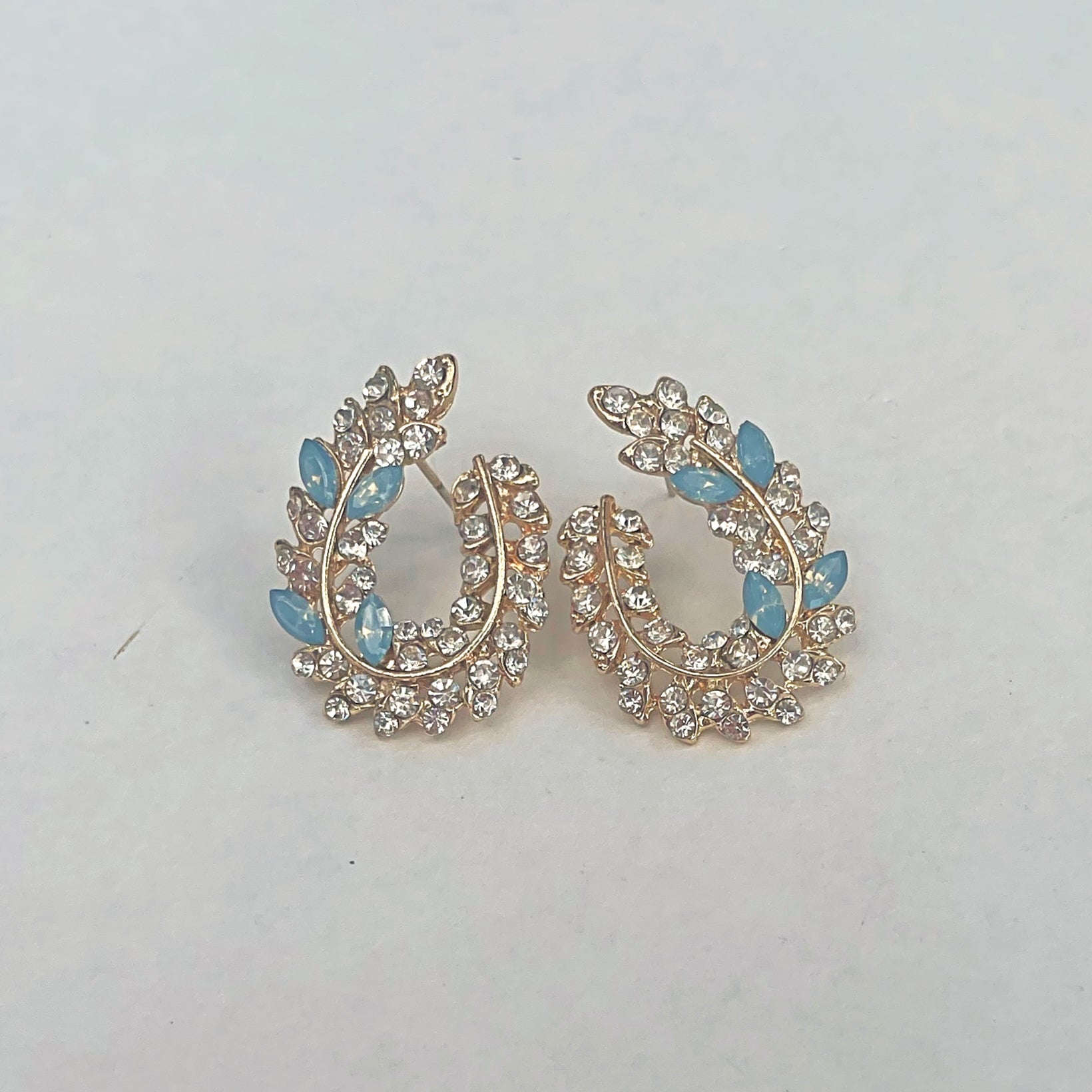 “Momma Mia” Earring (blue)