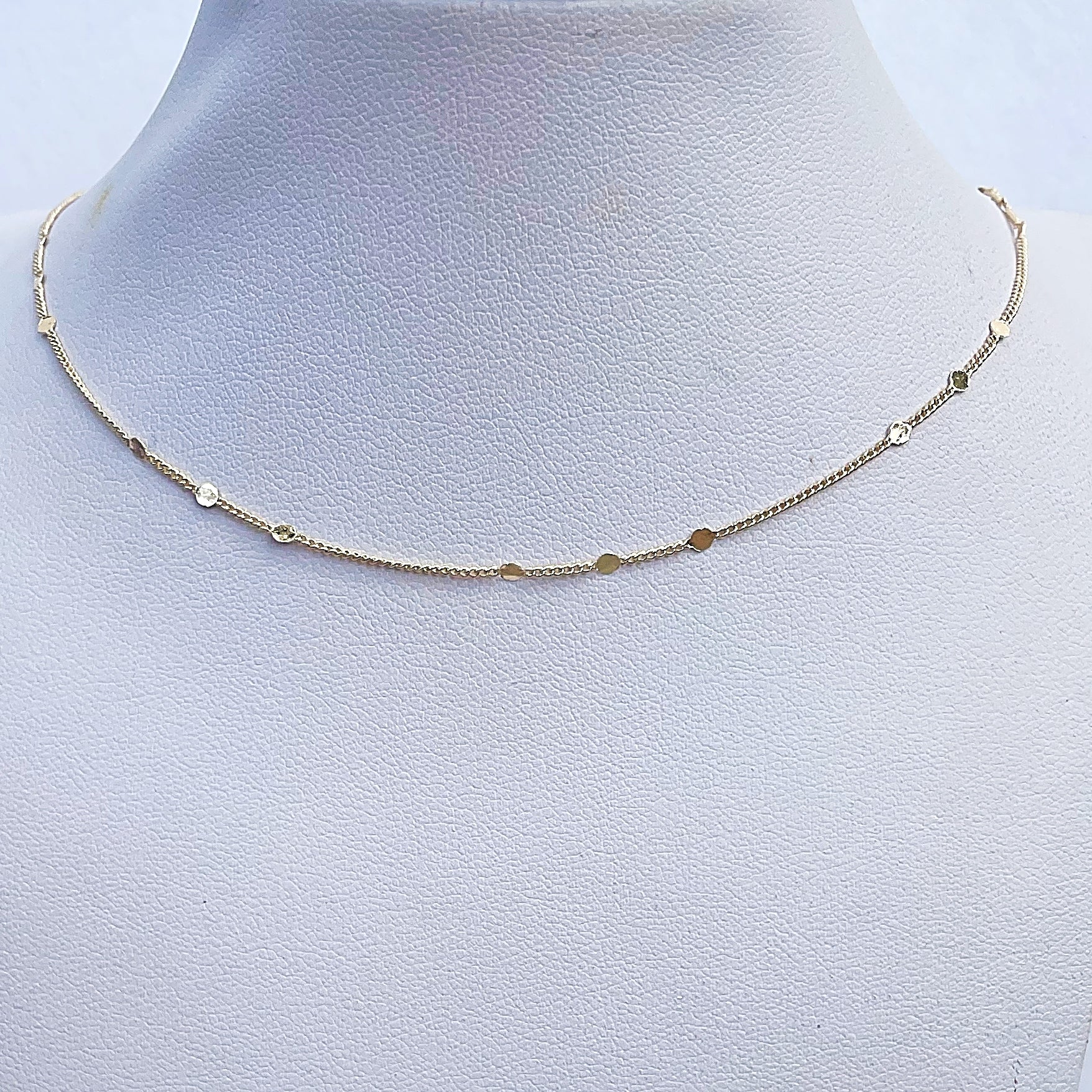 “Dot Gold” Necklace